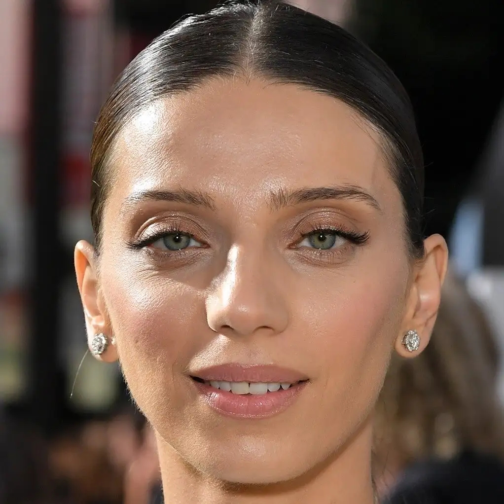 آنجلا سارافیان